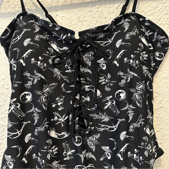 MIDNIGHT HOUR Forest Findings Lace Up Swimsuit - Picture 8 of 10